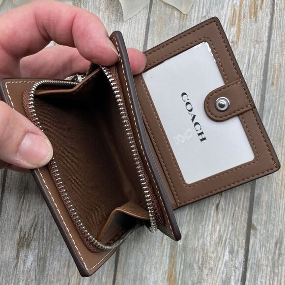 COACH Limited Edition Snap Wallet Signature Canvas With Banana Print Purse Bag - Picture 6 of 7